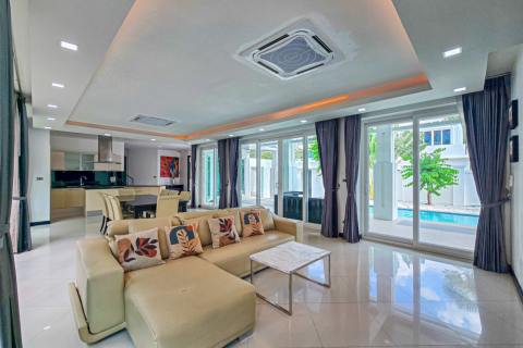 Вилла в Паттайе, Таиланд с 4 спальнями № 156528 - фото 21