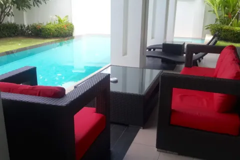 Villa in Pattaya, Thailand 4 bedrooms № 156528 - photo 4
