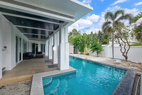 Вилла в Паттайе, Таиланд с 4 спальнями № 156528 - фото 16