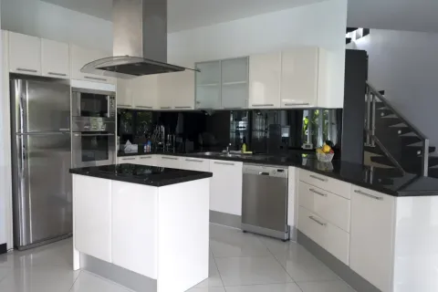 Villa in Pattaya, Thailand 4 bedrooms № 156528 - photo 5