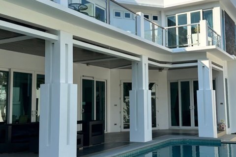 Villa in Pattaya, Thailand 4 bedrooms № 156528