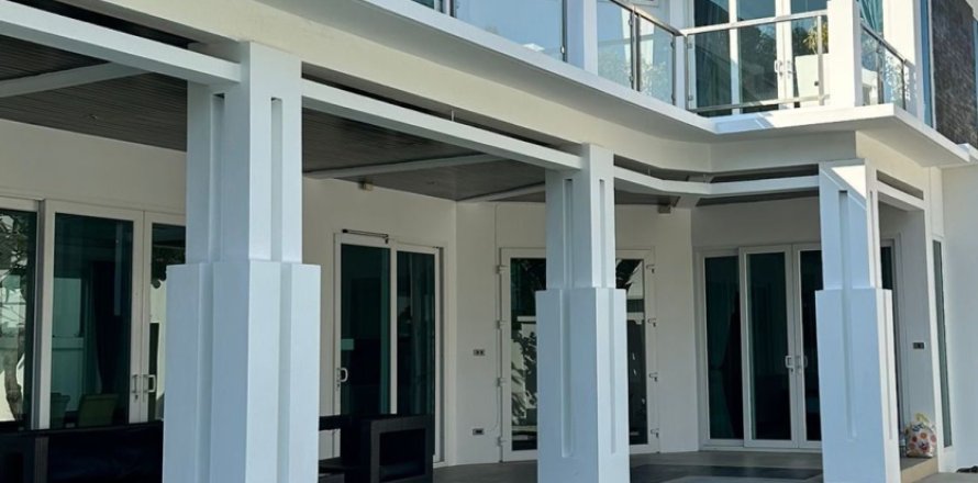 Вилла в Паттайе, Таиланд с 4 спальнями № 156528