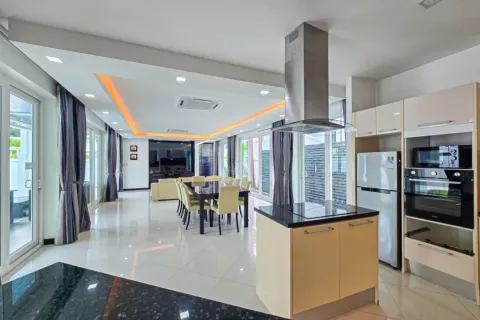 Вилла в Паттайе, Таиланд с 4 спальнями № 156528 - фото 17