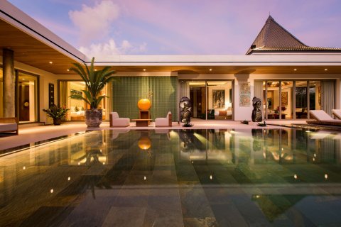Villa in Phuket, Thailand 5 bedrooms № 156525