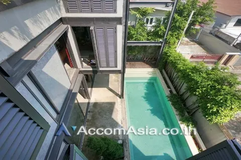 Casa de 6 dormitorios en Watthana, Bangkok, Tailandia № 216201