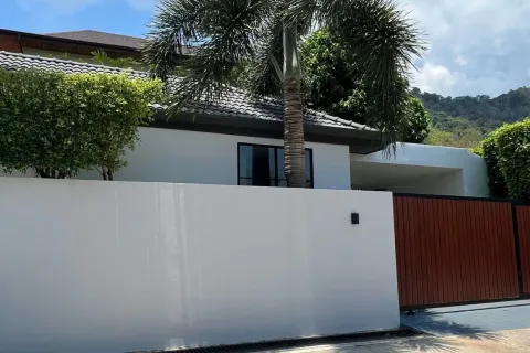 Villa in Phuket, Thailand 2 bedrooms № 163006 - photo 2