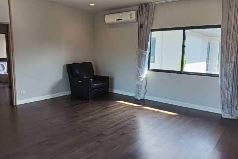 House in Ban Lam Luk Ka, Thailand 5 bedrooms № 163003 - photo 11