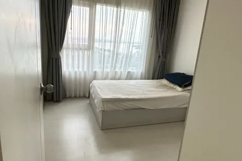 Condo à Samut Prakan, Thaïlande, 2 chambres № 163007 - photo 4