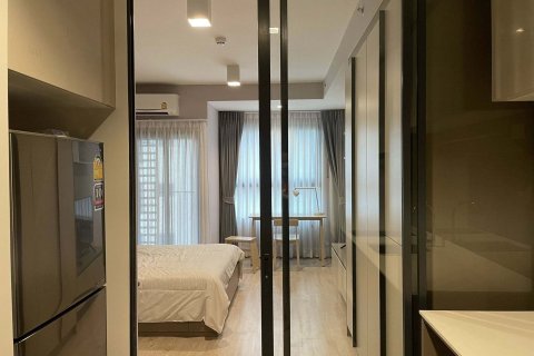 Студия в кондо в Кхлонг Сане, Бангкок, Таиланд № 173200 - фото 2