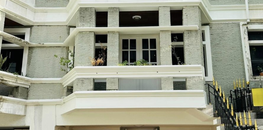 Таунхаус в Бангкоке, Таиланд с 3 спальнями  № 143199