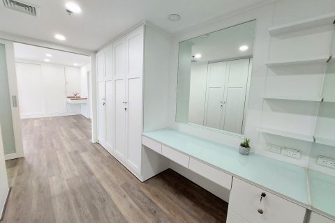 Condo à Bangkok, Thaïlande, 3 chambres  № 143196 - photo 18