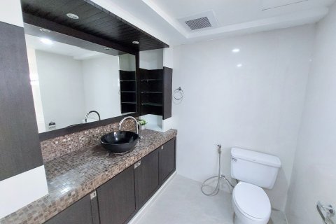 Condo à Bangkok, Thaïlande, 3 chambres  № 143196 - photo 21