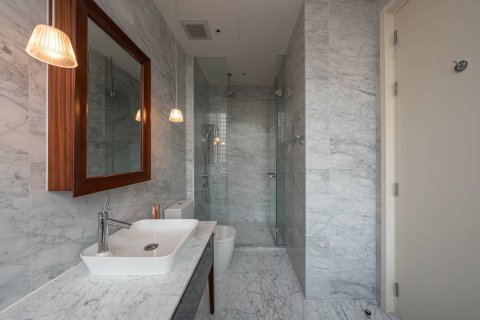 Condo in Bangkok, Thailand, 2 bedrooms  № 180807 - photo 17