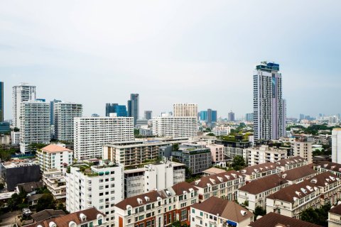 Condo in Bangkok, Thailand, 2 bedrooms  № 180807 - photo 10