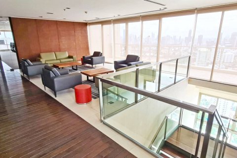 Condo in Bangkok, Thailand, 2 bedrooms  № 180810 - photo 28