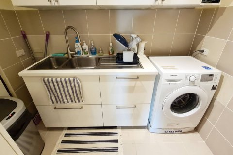Condo in Bangkok, Thailand, 2 bedrooms  № 180810 - photo 18