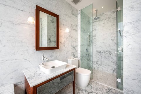 Condo in Bangkok, Thailand, 2 bedrooms  № 180809 - photo 26