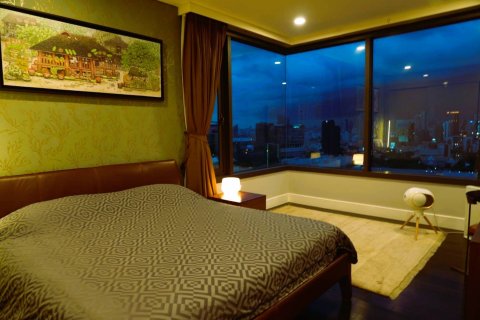 Condo in Bangkok, Thailand, 3 bedrooms  № 180808 - photo 20