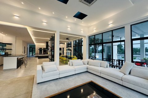 Вилла в Паттайе, Таиланд с 4 спальнями  № 170623 - фото 11