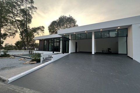 Вилла в Паттайе, Таиланд с 4 спальнями  № 170623 - фото 8