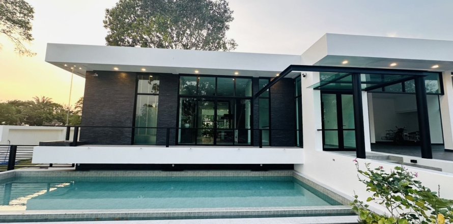 Вилла в Паттайе, Таиланд с 4 спальнями  № 170623