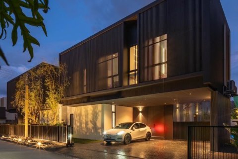 Villa in Hang Dong, Thailand 5 bedrooms № 138216 - photo 1