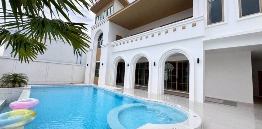 Вилла в Паттайе, Таиланд с 5 спальнями  № 146743