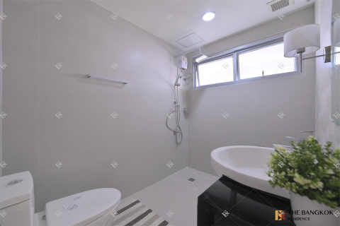 Condo in Bangkok, Thailand, 2 bedrooms № 186348 - photo 8