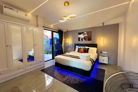 House in Pattaya, Thailand 7 bedrooms № 196561 - photo 15