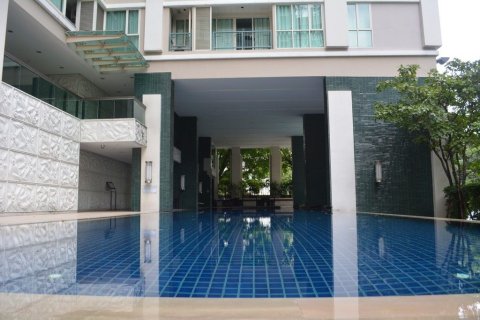 Studio in the Condo in Pathum Wan, Bangkok, Thailand  № 158662 - photo 9