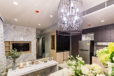 Condo à Watthana, Bangkok, Thaïlande, 2 chambres  № 158664 - photo 9