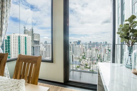 Condo à Watthana, Bangkok, Thaïlande, 2 chambres  № 158664 - photo 4