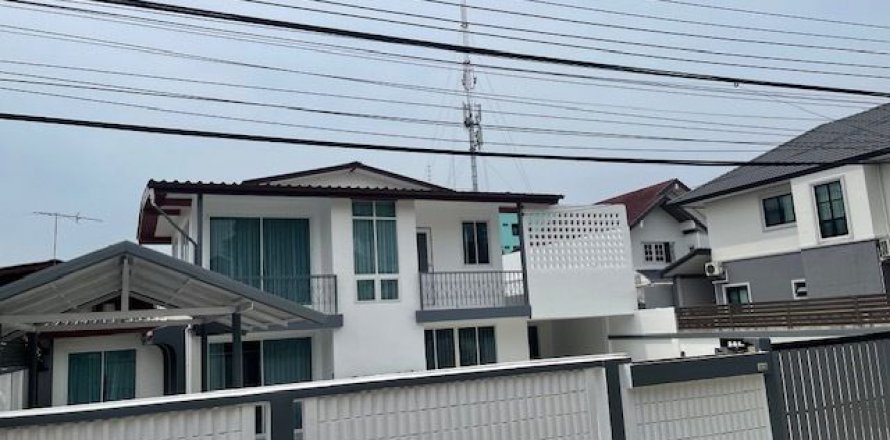 Maison à Bang Khen, Bangkok, Thaïlande 7 chambres № 135447