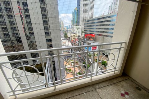 Condo à Watthana, Bangkok, Thaïlande, 2 chambres  № 135450 - photo 14