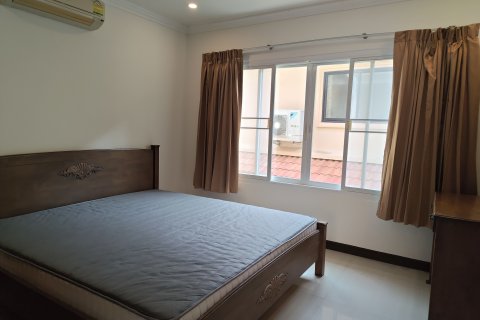 Таунхаус в Паттайе, Таиланд с 3 спальнями  № 135446 - фото 13