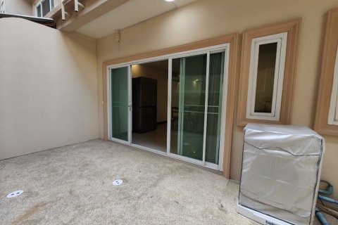 Таунхаус в Паттайе, Таиланд с 3 спальнями  № 135446 - фото 5