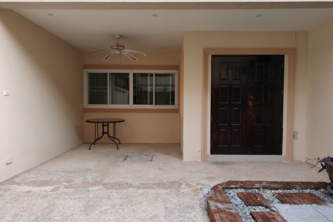 Таунхаус в Паттайе, Таиланд с 3 спальнями  № 135446 - фото 8