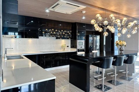 Кондоминиум с 3 спальнями в Клонг Тоэй, Бангкок, Таиланд № 133622 - фото 3