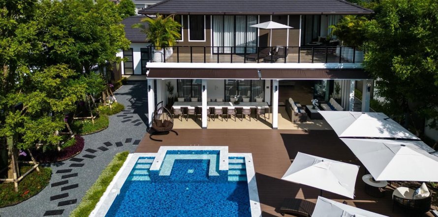 Villa in Chiang Mai, Thailand 5 bedrooms № 159986