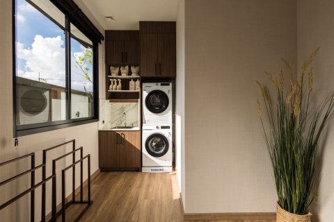 Villa in Chiang Mai, Thailand 5 bedrooms № 159986 - photo 18