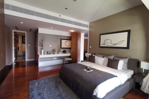 Condo in Bangkok, Thailand, 3 bedrooms  № 186288 - photo 4