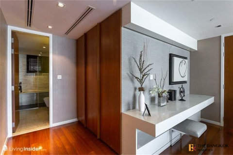 Condo in Bangkok, Thailand, 3 bedrooms  № 186288 - photo 2