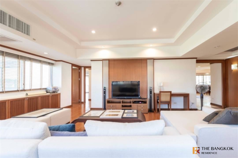 Condo à Bangkok, Thaïlande, 4 chambres № 186285 - photo 1