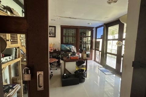 Land in Udon Thani, Thailand 6400 sq.m. № 164201 - photo 4