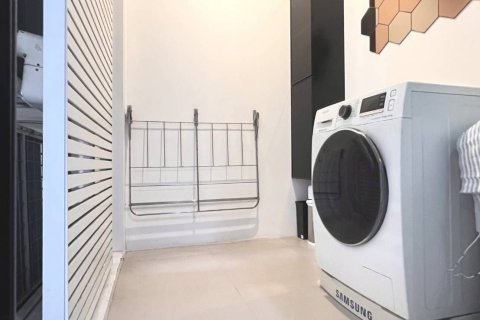 Condo in Phra Khanong, Bangkok, Thailand, 2 bedrooms  № 164207 - photo 13