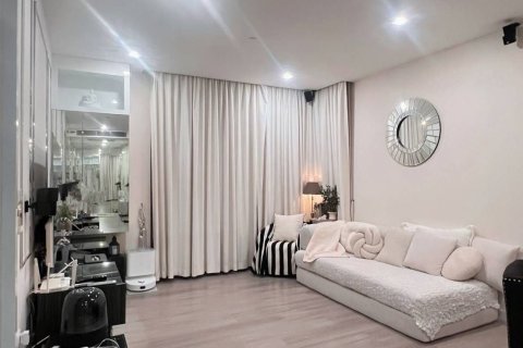 Condo in Phra Khanong, Bangkok, Thailand, 2 bedrooms  № 164207 - photo 4