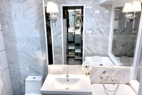 Condo in Phra Khanong, Bangkok, Thailand, 2 bedrooms  № 164207 - photo 9