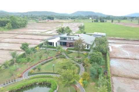 Дом в Чиангмае, Таиланд с 5 спальнями  № 158593