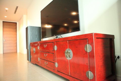 Condo in Bangkok, Thailand, 3 bedrooms  № 180791 - photo 6