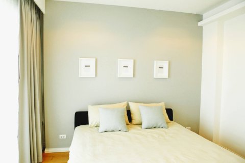 Condo in Bangkok, Thailand, 3 bedrooms  № 180791 - photo 12